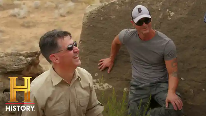 岩に刻まれた印