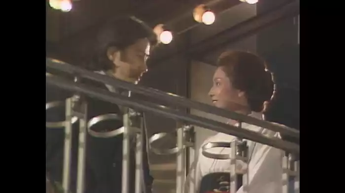 女子銀行員横領