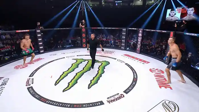 キーズ・ネルソン VS. パット・ダウニー