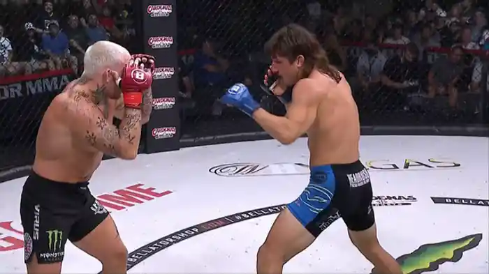 アーロン・ジェフリー VS. オースティン・ヴァンダーフォード