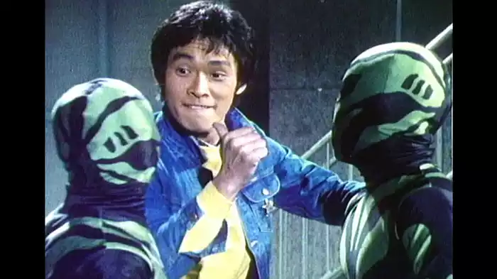 「ゴロゴロ化石人間」