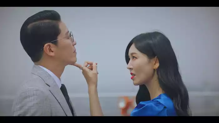 手を組む相手