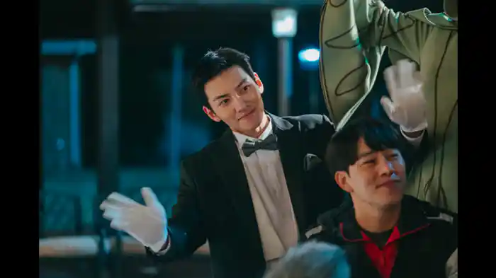 そして幕は上がる