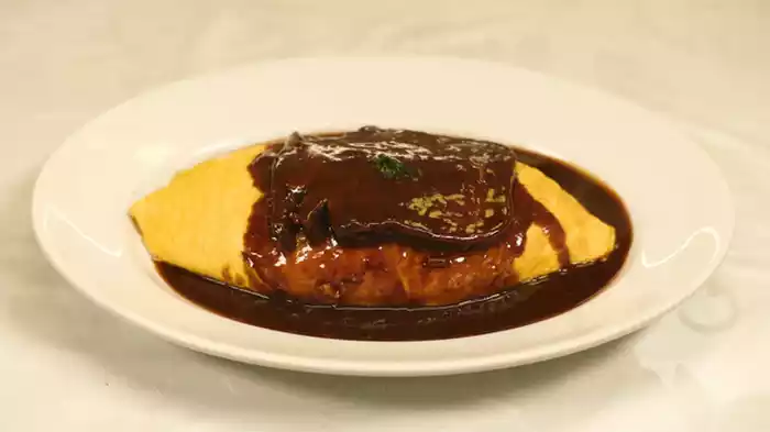 東京都練馬区大泉学園のサザエとキノコのプロヴァンス風と牛タンシチューのオムライス