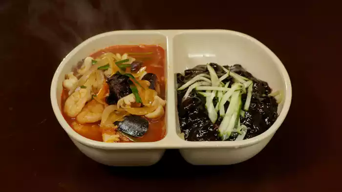 東京都荒川区日暮里の酢豚とチャムチャ麺