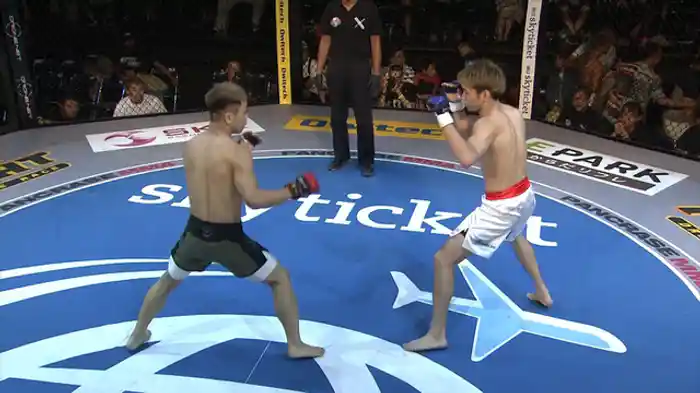 前田浩平 VS. 宮川峻