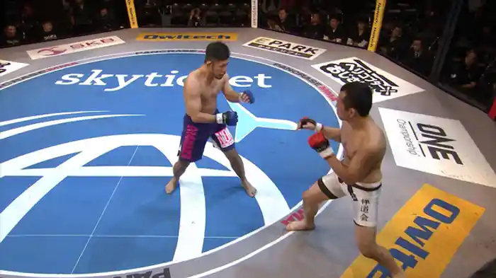 工藤修久 VS. 板谷一樹