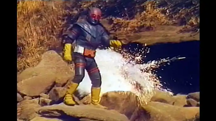 「壁に消えた殺人者」