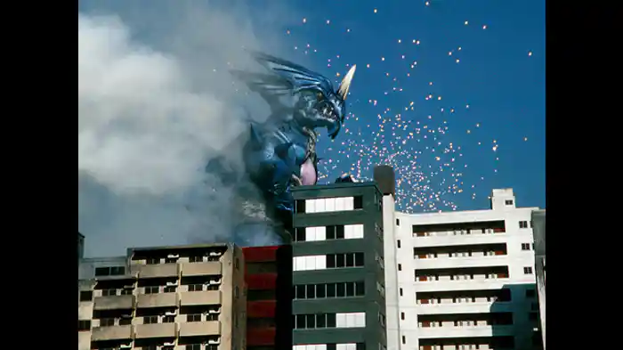 「夕陽に消える怪獣」