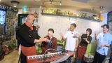 #69 強面シェフの洋食店②楽器挑戦篇