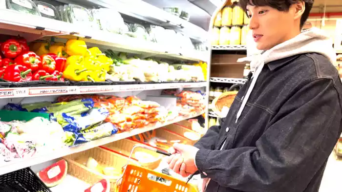 老舗スーパーでバンクシーと遭遇／腹圧呼吸で体幹を強くする