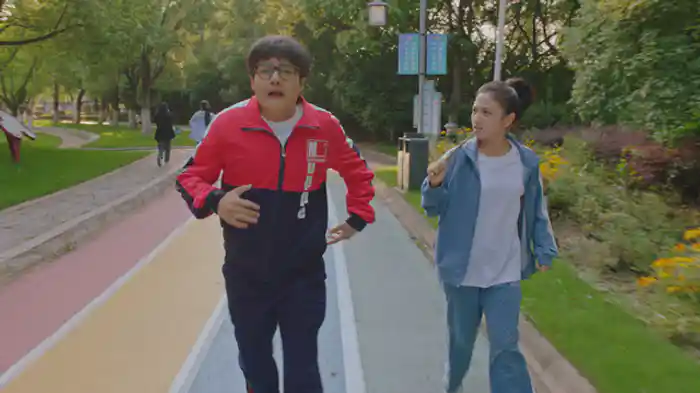 筋肉スーツと黄色い雨靴