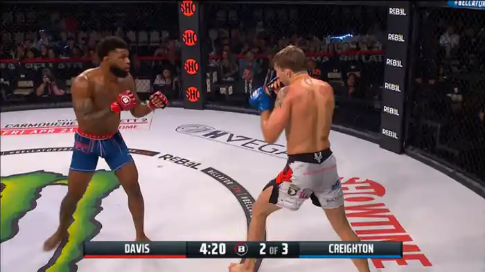 ジェフ・クライトン VS. ジョーイ・デイビス