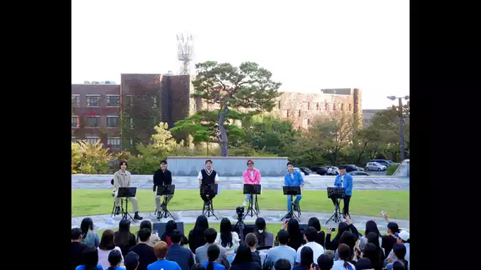 大学キャンパスでのストリートパフォーマンス！