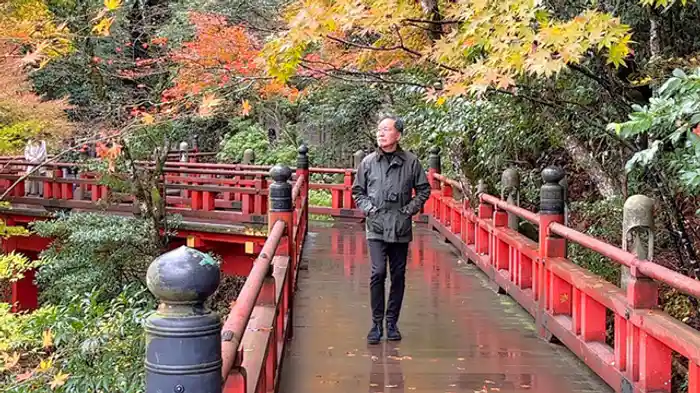 紅葉の小松で地酒と絶品料理を堪能