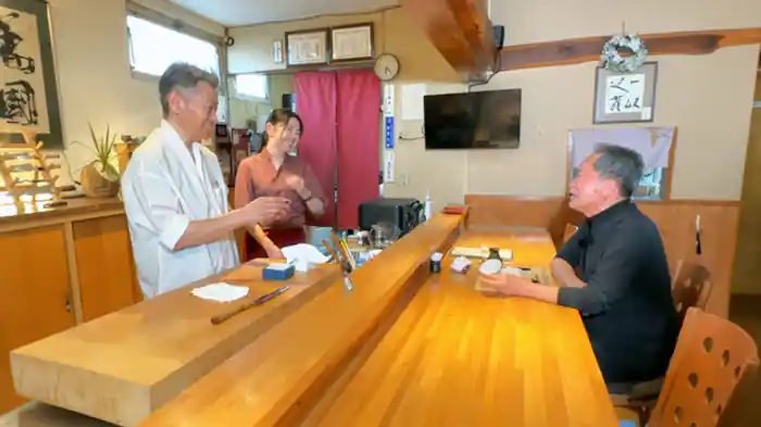 北海道苫小牧市でご当地料理と地酒を堪能