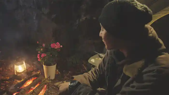 大きな岩と俺のお花見キャンプ