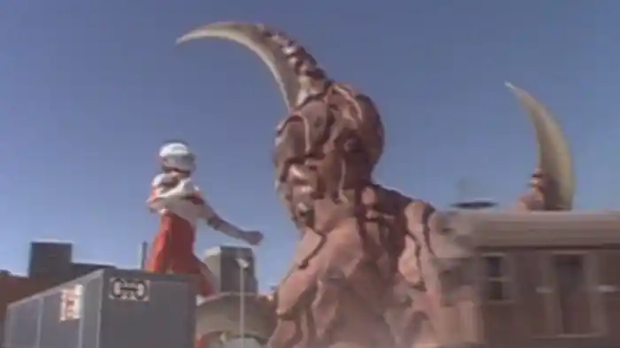 「異星人狂奏曲（エイリアン ラプソディ）」