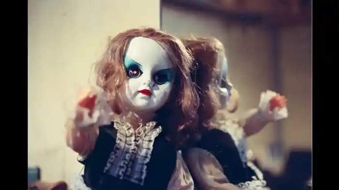 「青い血の女」