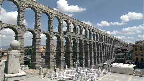 セゴビア旧市街とローマ水道橋 Old Town of Segovia and its Aqueduct