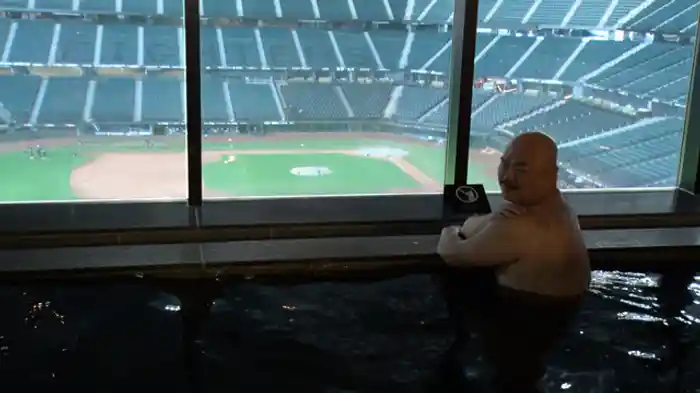 ファイターズ新球場で元プロの球団広報・谷口きゅんと探訪!