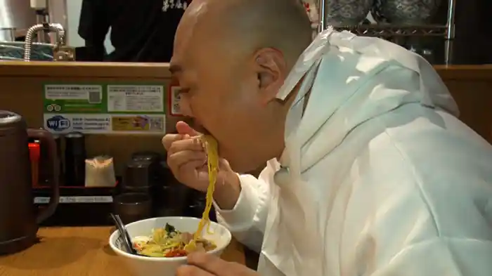 本日のお宿は新感覚ホテル?ラーメン横丁でハシゴ