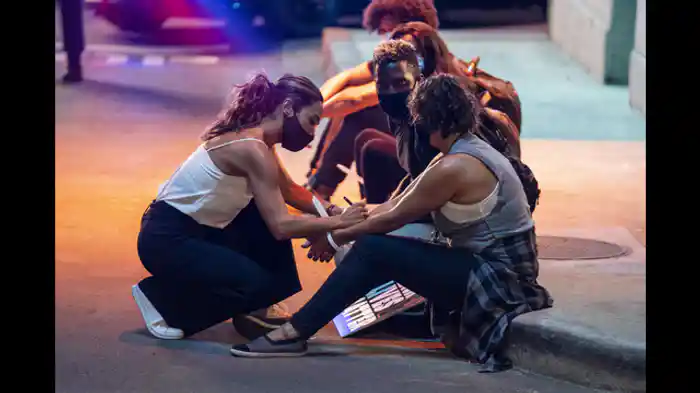 それでも顔を上げて