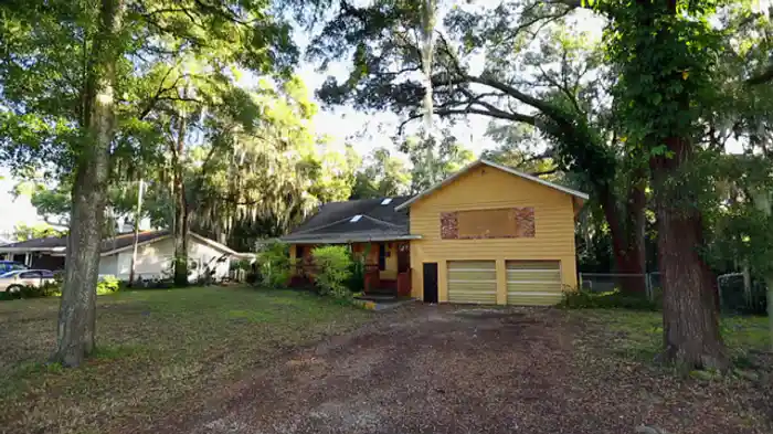 お金の匂いと悪臭