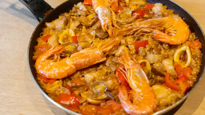 海の幸と山の幸のパエリア