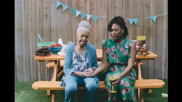 シェルターの外だが手の届く範囲にあるもの