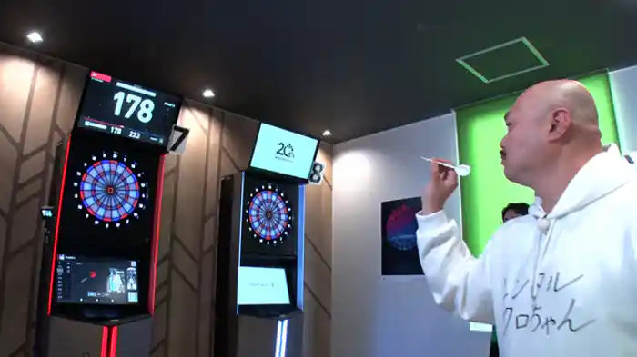 かつてハマっていた?ダーツでプロと対決だしん!