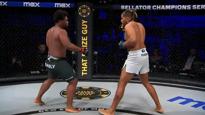 エイブラハム・バブリー vs. アイザイア・ピンソン