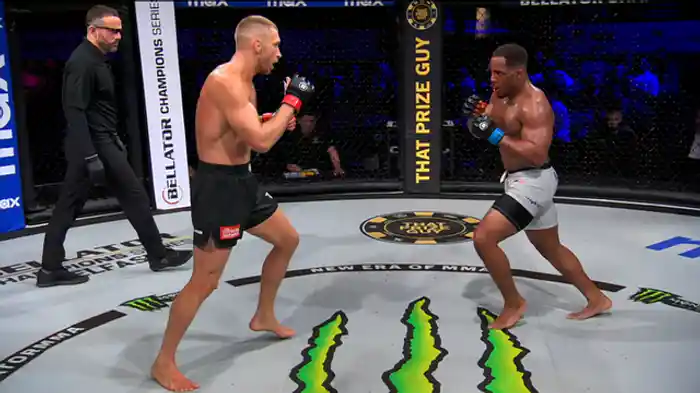 ルーク・トレーナー vs. グラント・ニール