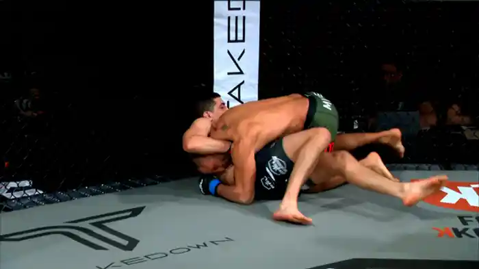 ヤシン・ナジッド vs. ダニエレ・ミケリ