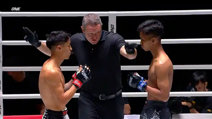 佐藤知稀 vs. チュースアン・チューマルンファーム