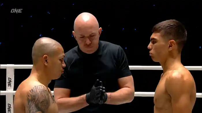 トンプーン・PK・センチャイ vs. ティムール・チュイコフ