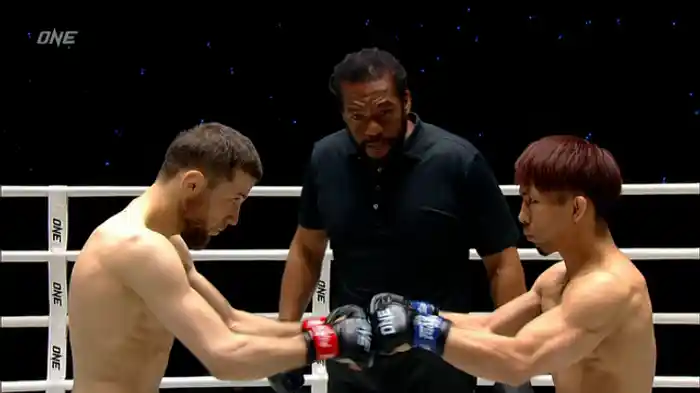 マンスール・マラチエフ vs. 猿田洋祐