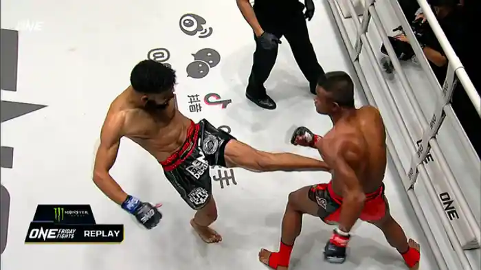 ブアキャオ・ポー・パオイン vs. デニス・デミルカプ