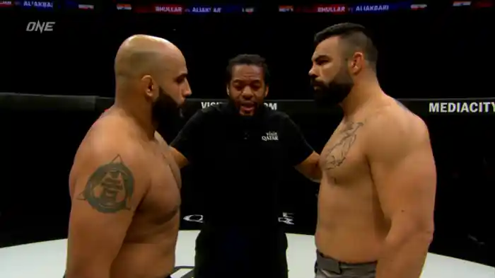 アルジャン・ブラー vs. アミル・アリアックバリ