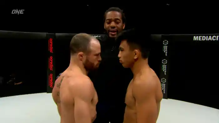 ジャレッド・ブルックス vs. ジョシュア・パシオ