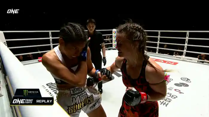 セレステ・ハンセン vs. フランシスカ・ベラ