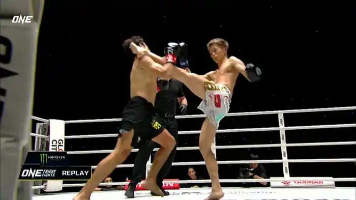 シャーゾット・カブトフ vs. 内藤大樹