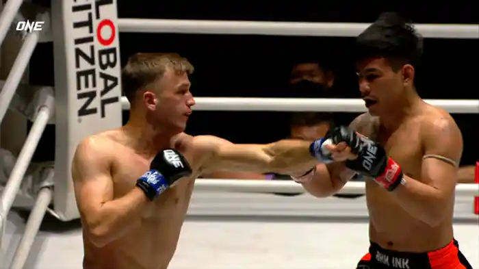 ロンゲン・パッサイシー vs. スティーブン・アービン