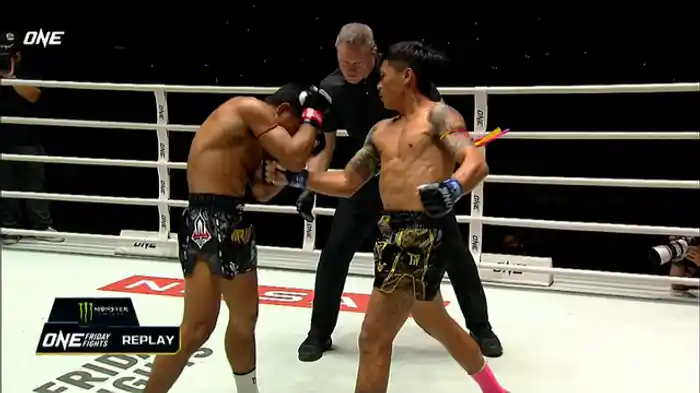 チャランダム・ソー・ブンミーリット vs. シンタナワット・ノックイーラックラバン