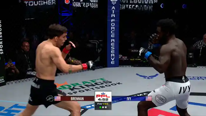 ルーカス・ブレナン vs. ディミトレ・アイビー