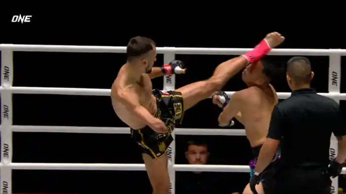 ジェイク・ピーコック vs. 新城絋平