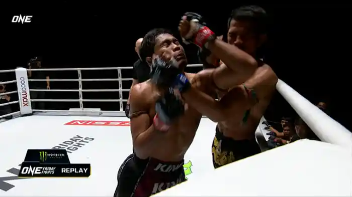 ムアンタイ・PK・センチャイ vs. ナックロップ・フェアテックス