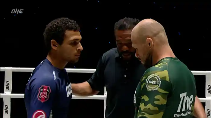 タイ・ルオトロ vs. アイザック・ミシェル