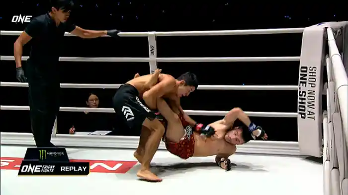 アバズベク・ホルミルザエフ vs. ザユンディン・スレイマノフ