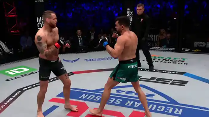 クレイ・コラード vs. パトリッキー・ピットブル